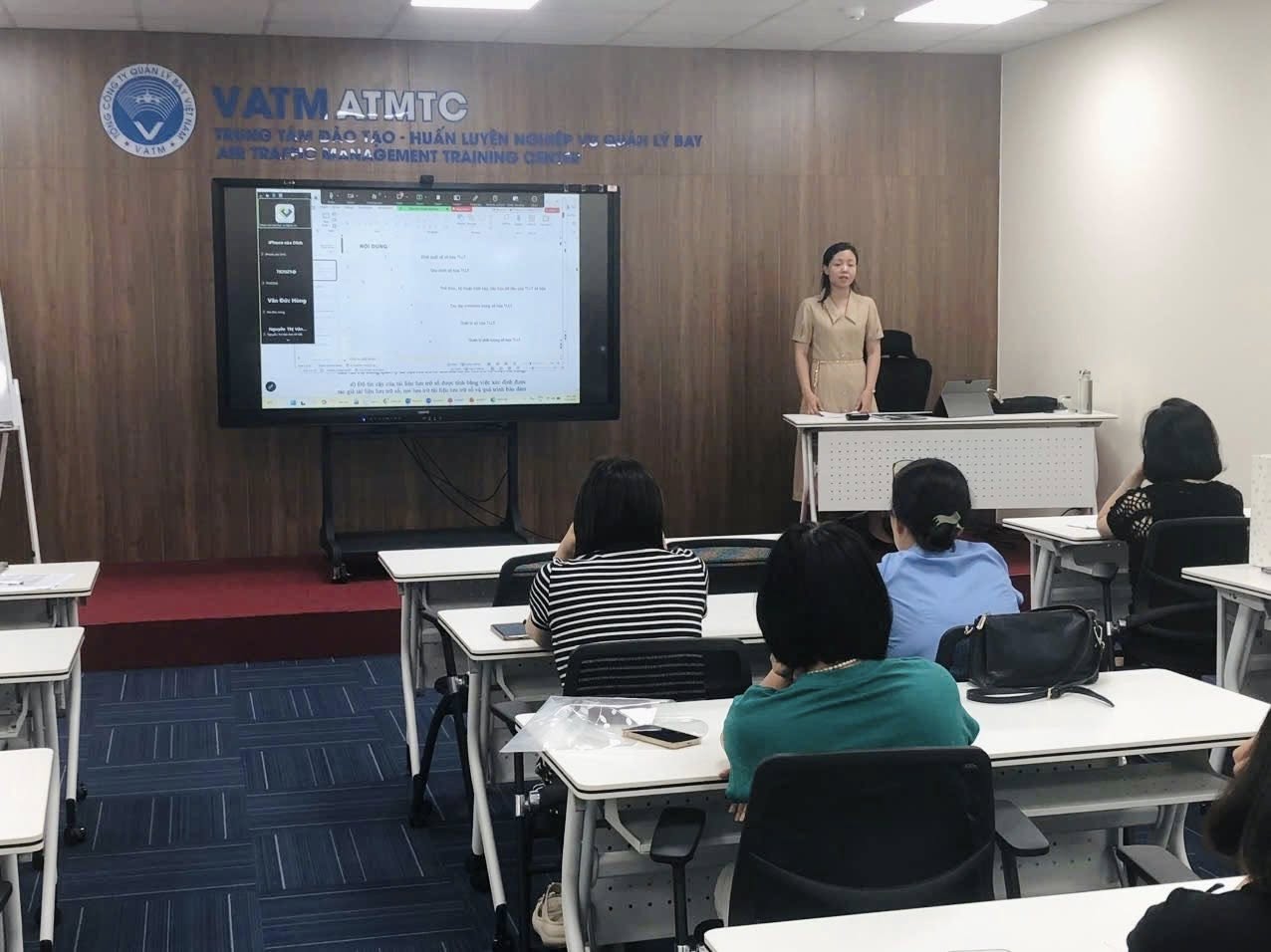 NÂNG CAO NĂNG LỰC SỐ HOÁ TÀI LIỆU LƯU TRỮ TRONG KỶ NGUYÊN SỐ