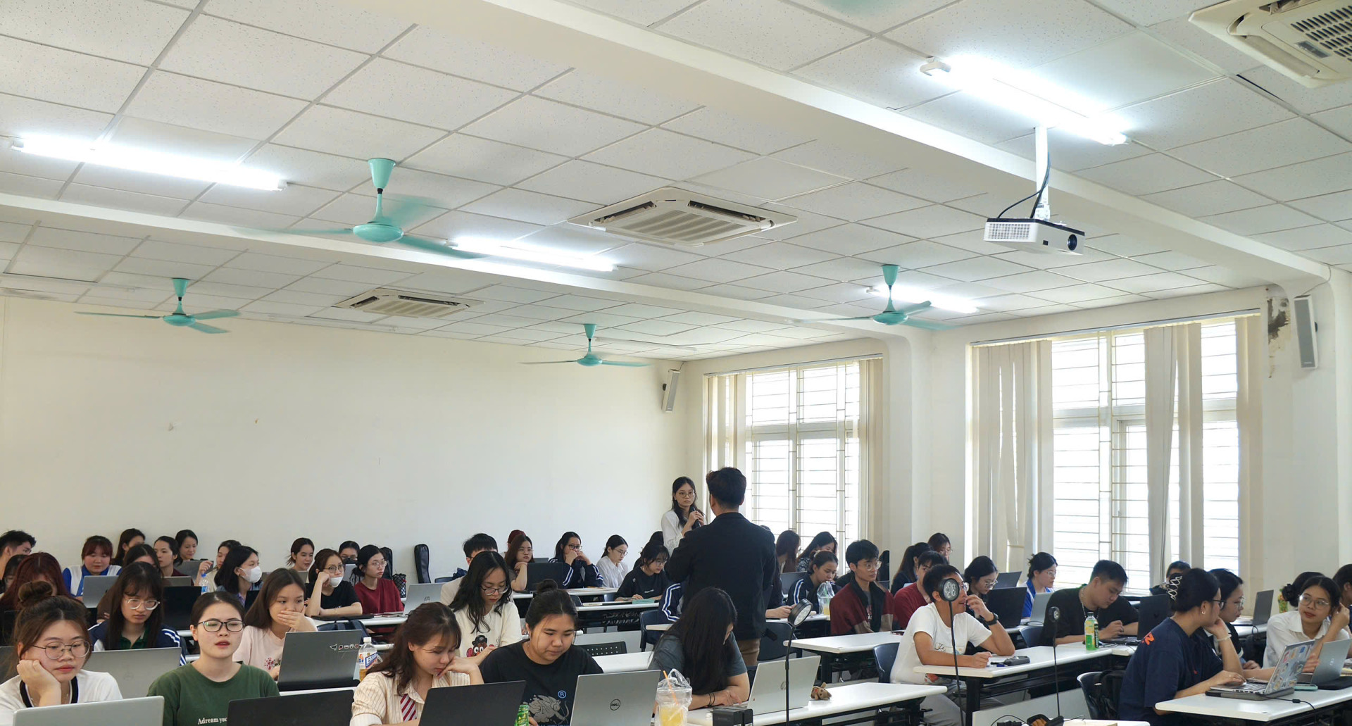 SINH HOẠT CHI ĐOÀN THÁNG 2: MỪNG ĐẢNG TRONG MÙA XUÂN ĐẤT NƯỚC CÙNG K67 LƯU TRỮ HỌC